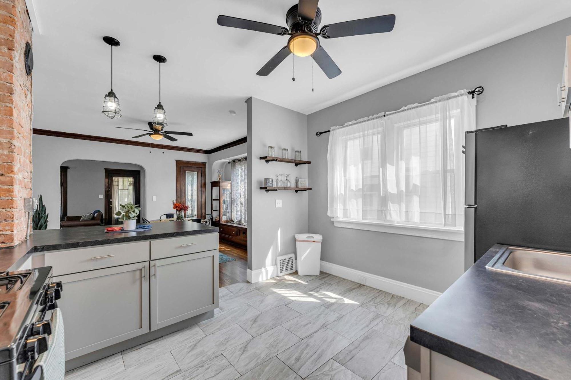 Beautifully Remodeled Duplex Apt In West Blvd Клівленд Екстер'єр фото